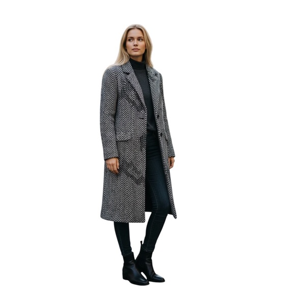 Laura Sweaters - Laura Black & Grey Chevron Knit Long Cardigan with drop in pocket size medium